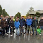 Gruppenfoto der LWG-Meisterklassen bei Pflanzen Weiglein in Geesdorf